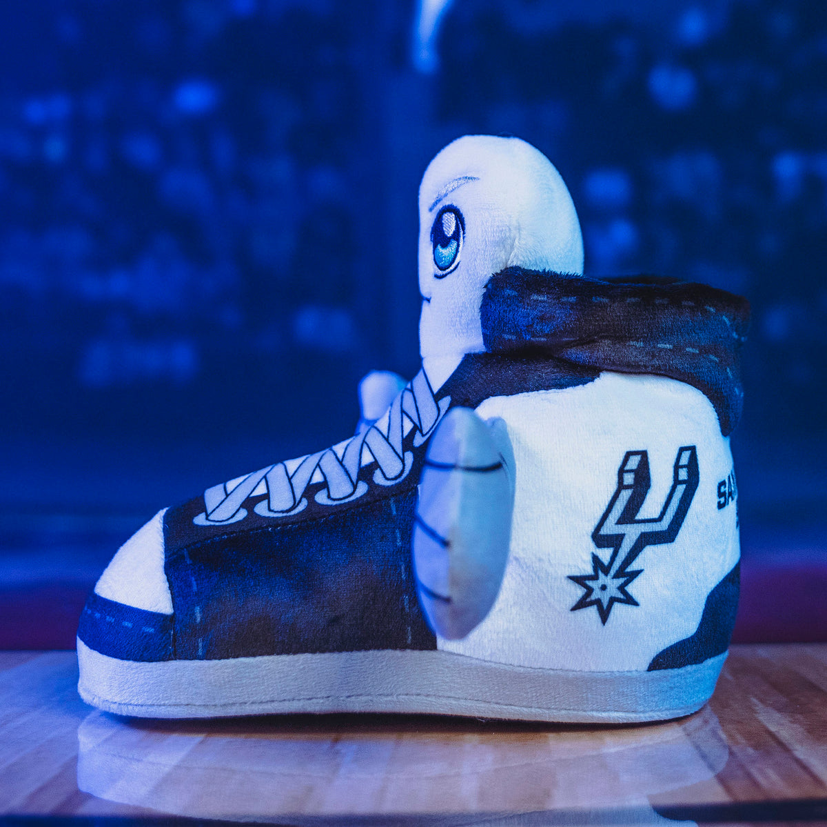 San Antonio Spurs Sneaker 6&quot; Kuricha Plush