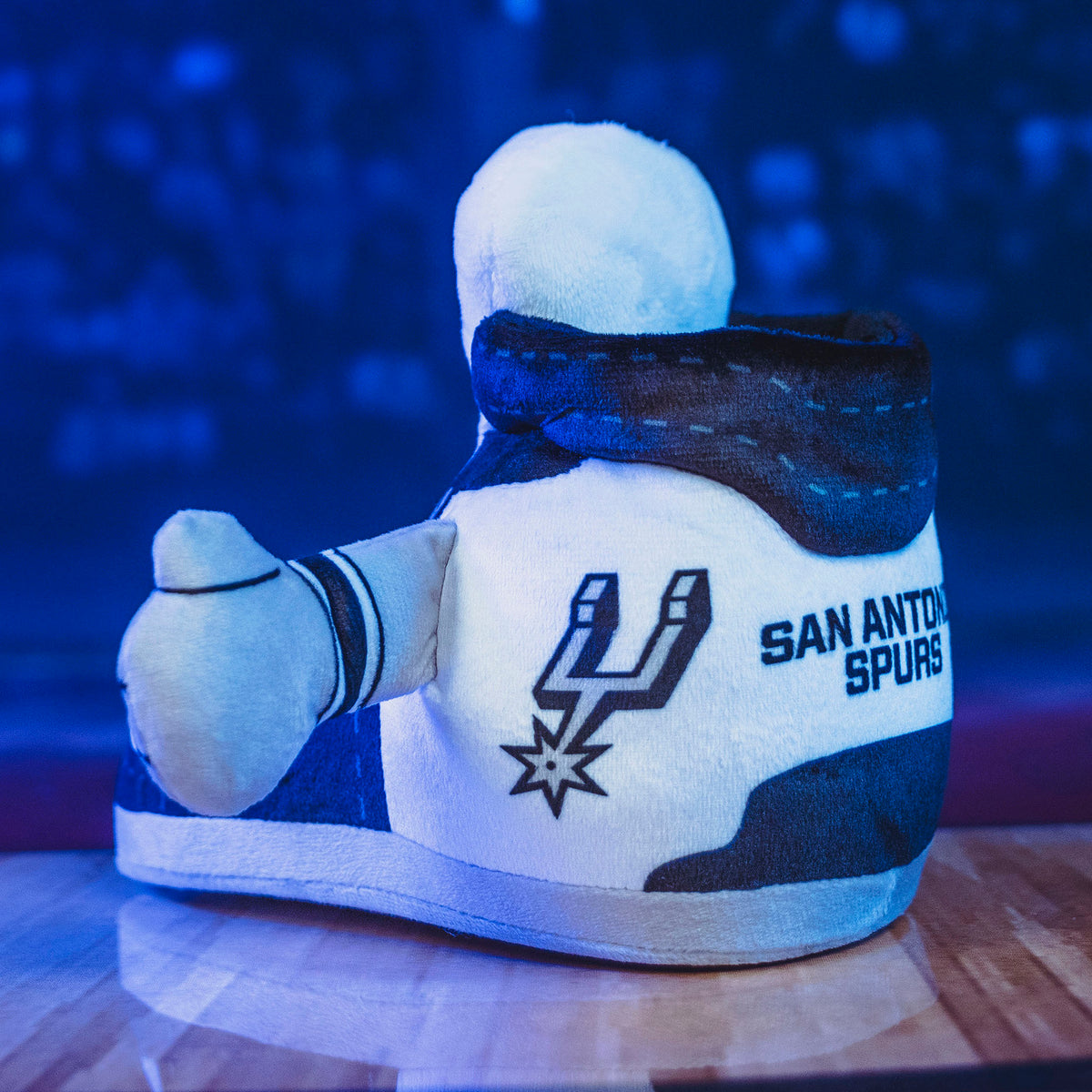San Antonio Spurs Sneaker 6&quot; Kuricha Plush